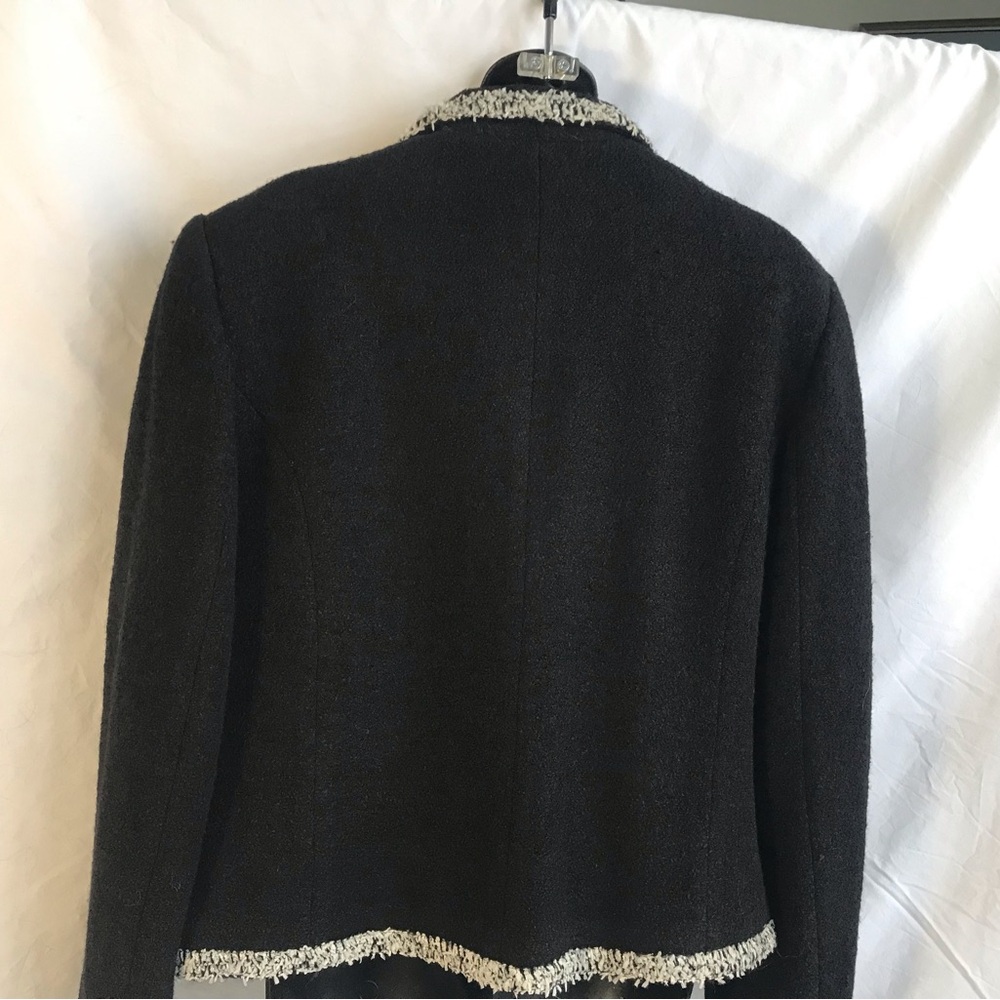 KORINNA WOOL BLEND BOUCLE BLAZER WITH CONTRAST DETAIL, CHANEL STYLE, SIZE 14 - Picture 3 of 6